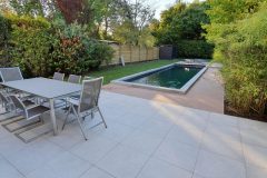 18-Fertiger-Garten-inkl.-Rollrasen-mit-Bewaesserung-scaled
