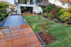 22-fertiger-Garten-mit-Rollrasen-scaled