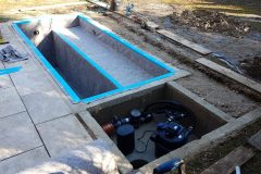 09-Auskleidung-mit-Schutvlies-und-Befestigungsblechen-fuer-die-Folie-scaled